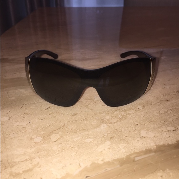 Authentic Chanel Sunglasses - Picture 4 of 5